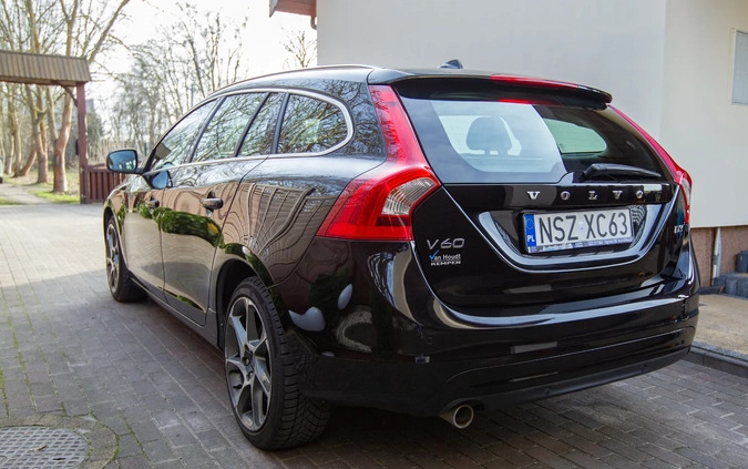 Volvo V60 cena 52900 przebieg: 194777, rok produkcji 2017 z Szczytno małe 46